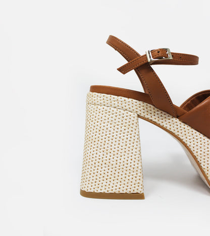 Sandale en cuir marron SUNA - De Las Cuevas Barcelona