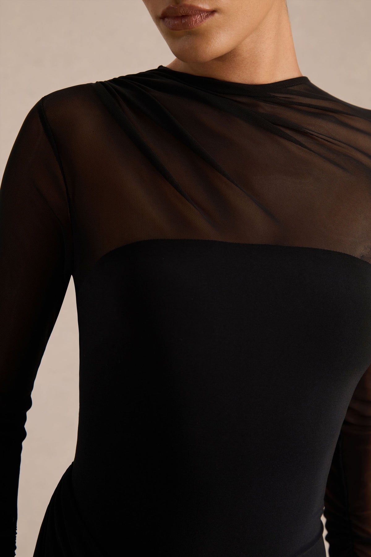 Deema | Zwarte Jersey Maxi Jurk Met Hoge Hals, Lange Mouwen En Gerimpelde Detail
